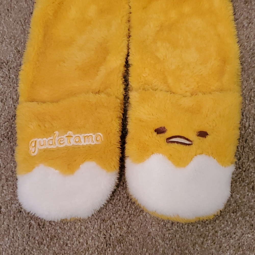 Gudetama Pocket Scarf